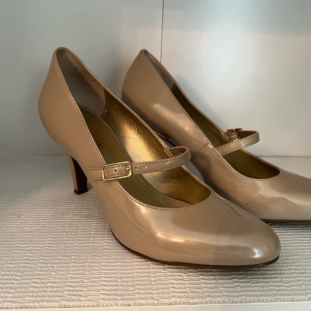 Kelly & Katie Nude Mary Jane Heels